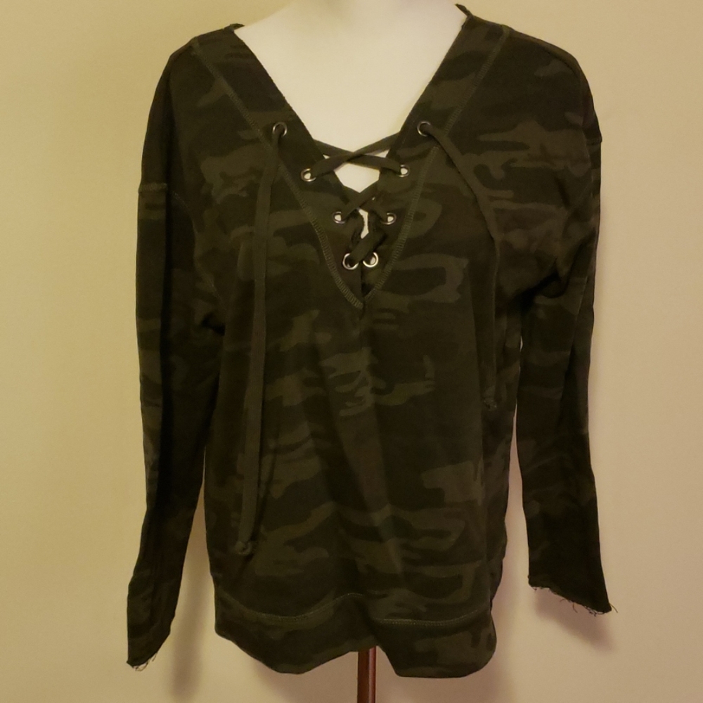 Sanctuary camo sweatshirt